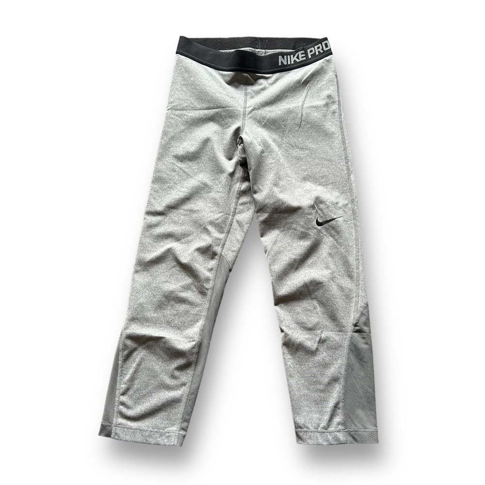 [Nike] Gray Cropped Leggings
